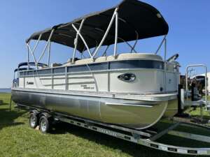 Boat rentals available at pleasants landing in lake anna